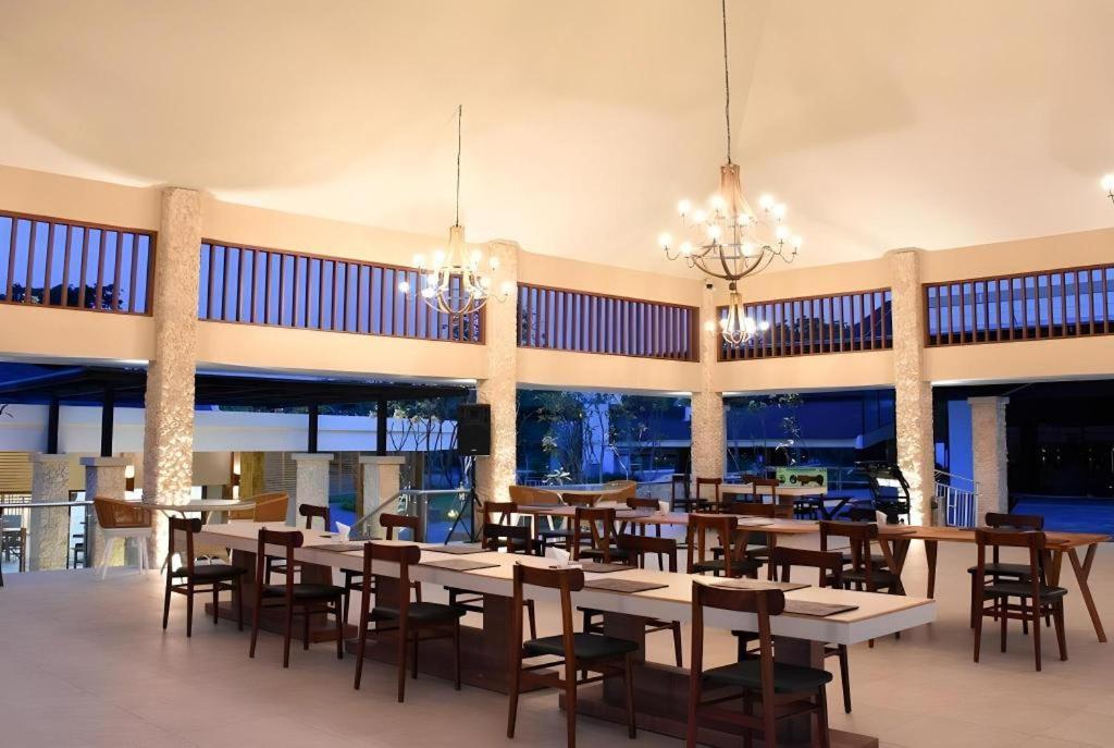 Putri Duyung Ancol Hotel Jacarta Exterior foto