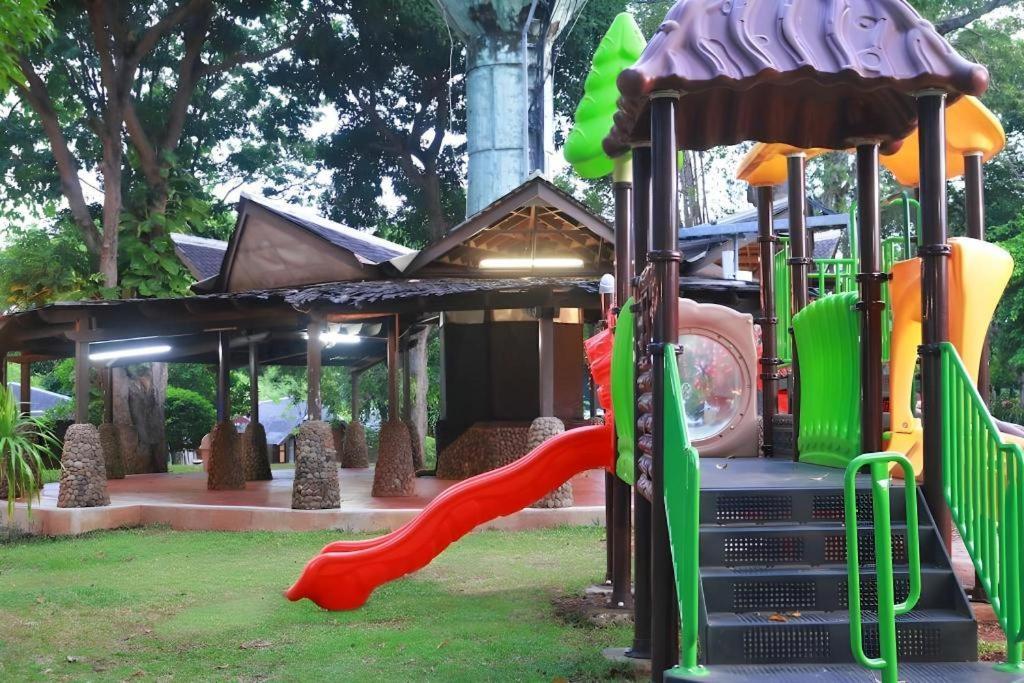 Putri Duyung Ancol Hotel Jacarta Exterior foto