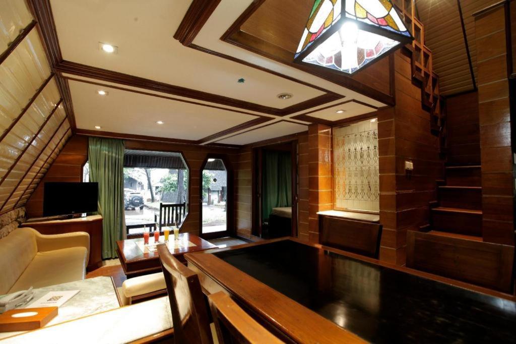 Putri Duyung Ancol Hotel Jacarta Exterior foto